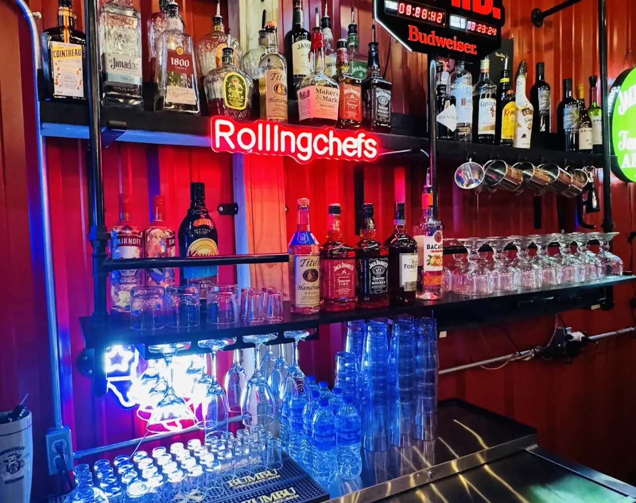 The bar at Rolling Chefs